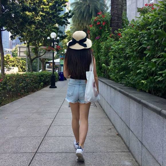 Meet your Posher, Amy - Picture 1 of 1